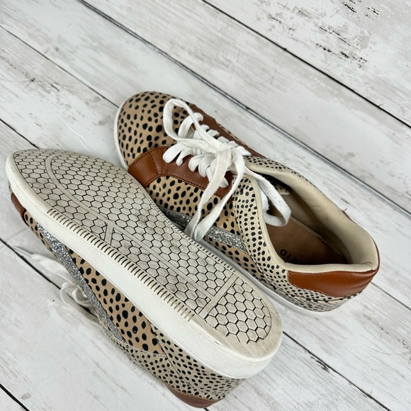 Torrid Animal Print Glitter Faux Leather Sneakers Size 10W - Picture 5 of 8